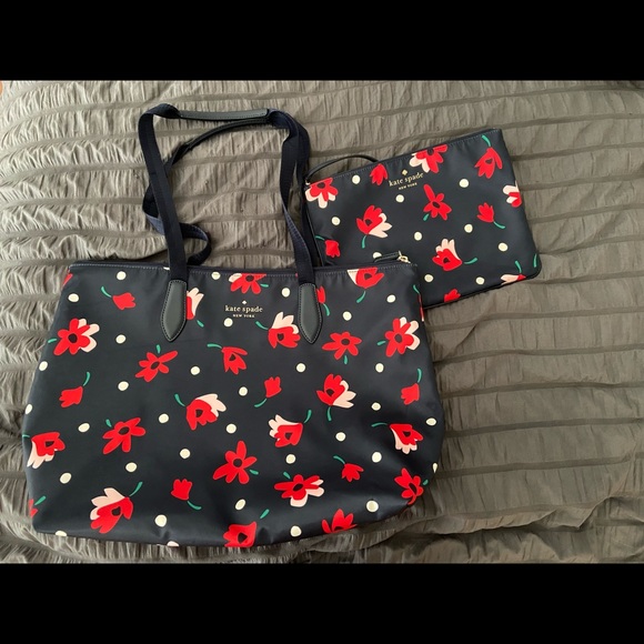 kate spade Handbags - Kate spade tote bag